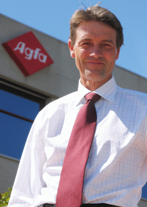 steve_taylor 300 pix.gif