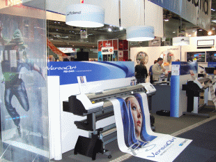 Roland DG stand.gif