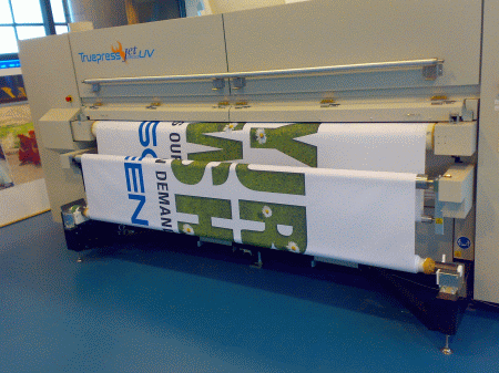 screen_truepressjet_2500uv_textile_app.gif