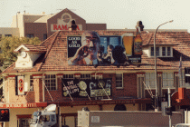 TOOHEYS_GOLD_BILLBOARD