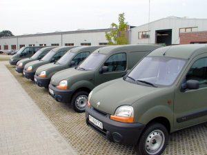 Army Taxifilm Renault Kangoos Bronzegruen