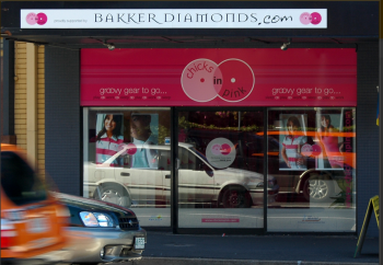 Chicks in Prinl signage