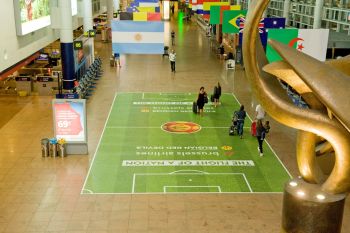 LOW RES FOTO 3 - Brussels Airport AE38P and Grafiprint floor laminate