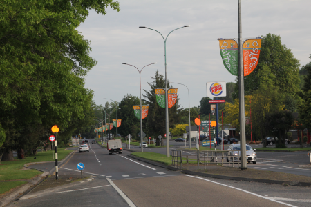FlagTrax Street Flags