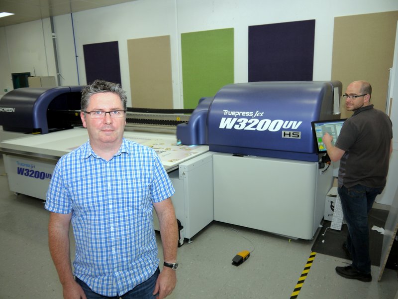 Screen Resolution Darren Andrew with3200