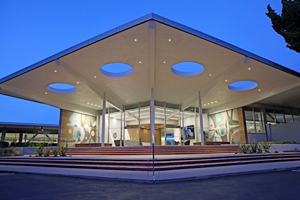 Building 3 Entrance Med