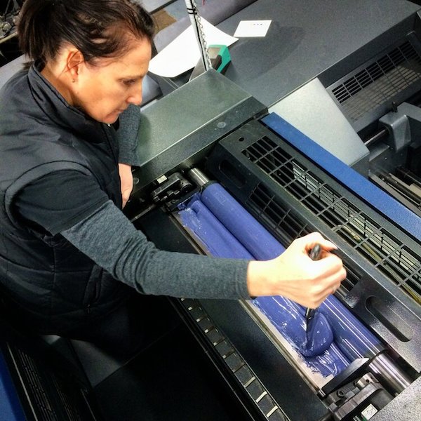 Kirsten Taylor on the SM 52 Offset Press