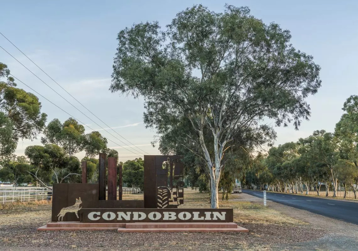 Condobolin entry j