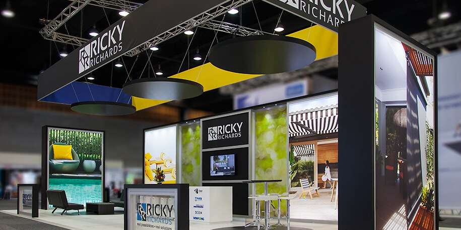 Ricky show stand