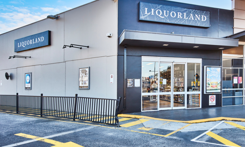 Andy sign article Liqourland Store boring Black