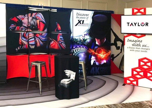Taylor X1 displaystand