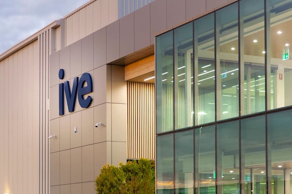 ive group hq 22.jpg