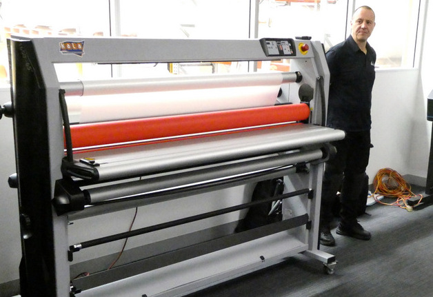 Avery Kala laminator