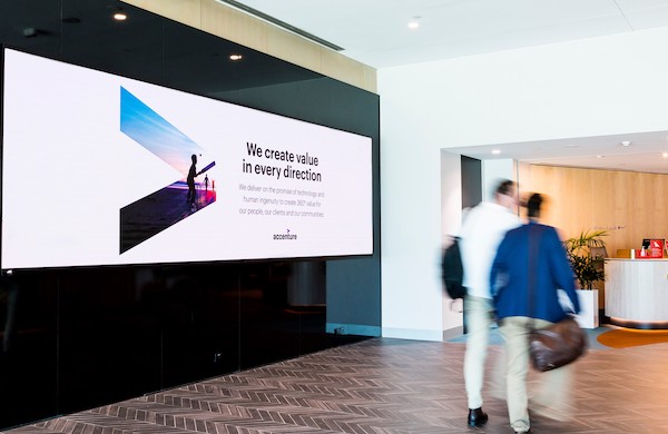 Chairmans-Lounge-Foyer_Accenture.jpg