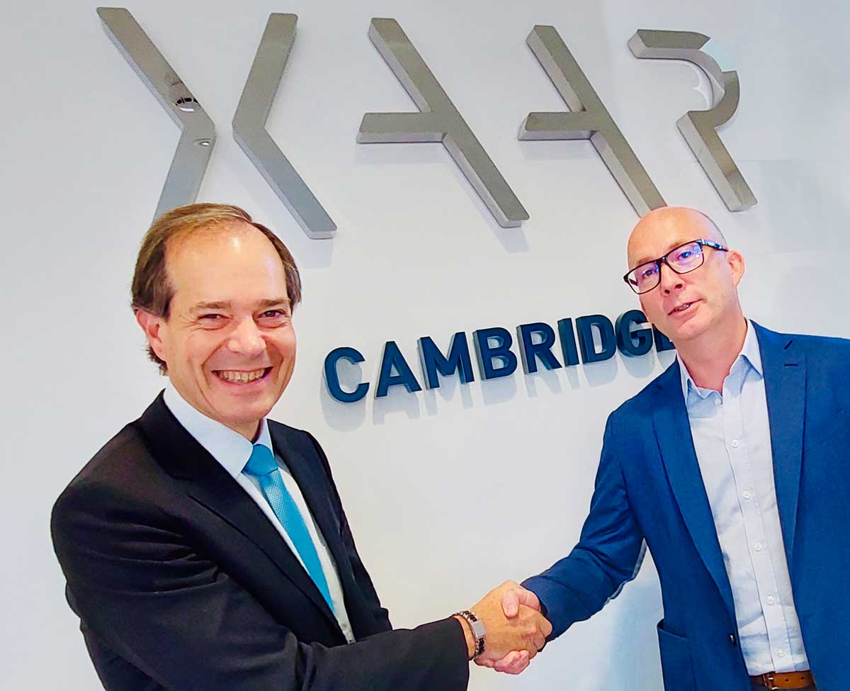 Quantica CTO Ramon Borrell left and Xaar COO Graham Tweedale right