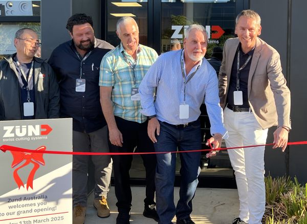 Zund ribboncutting