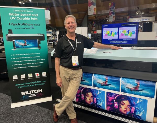 Russell at PacPrint 25 with HydrAton